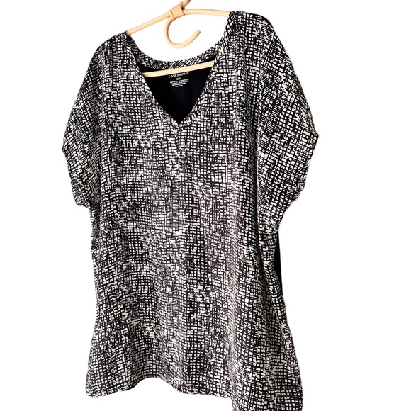 Lane Bryant Black White Pullover Printed Silky Front with Solid Knit Back - Picture 2 of 7
